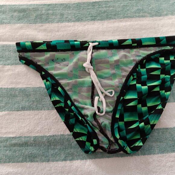 (*) VINTAGE 1" SIDES SPEEDO SWIM BRIEF, SIZE 30", BLACK & GREEN - (Pre-owned) - Picture 6 of 8